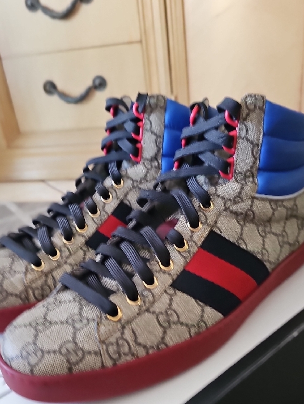 Gucci Men’s High-Top Sneakers in Light Gray Monogram with Blue & Red Accents - Picture 8 of 14